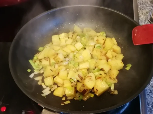 SCOVILLE - HÄHNCHEN AN RÖSTGEMÜSE IM SITZSTREIK - Rezept - Bild Nr. 8057