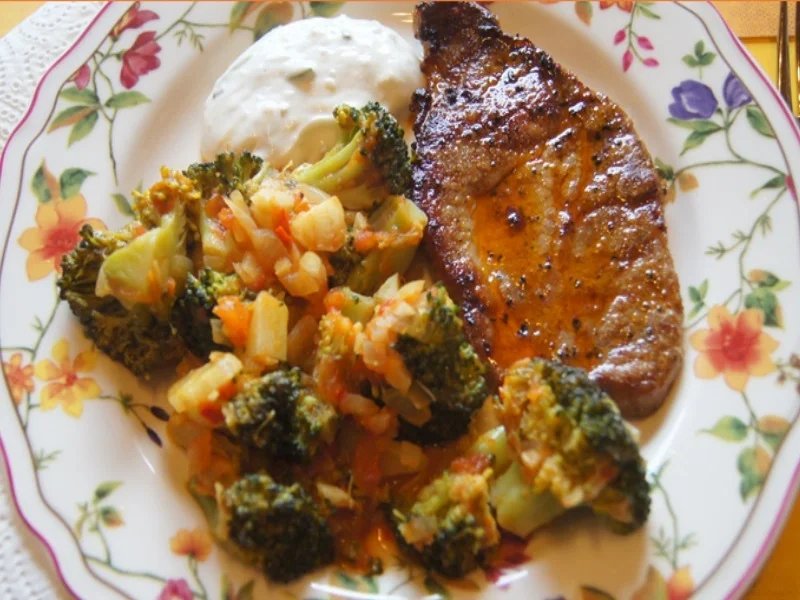 Schweinenackensteak mit pikanten Gemüse - Rezept - Bild Nr. 2