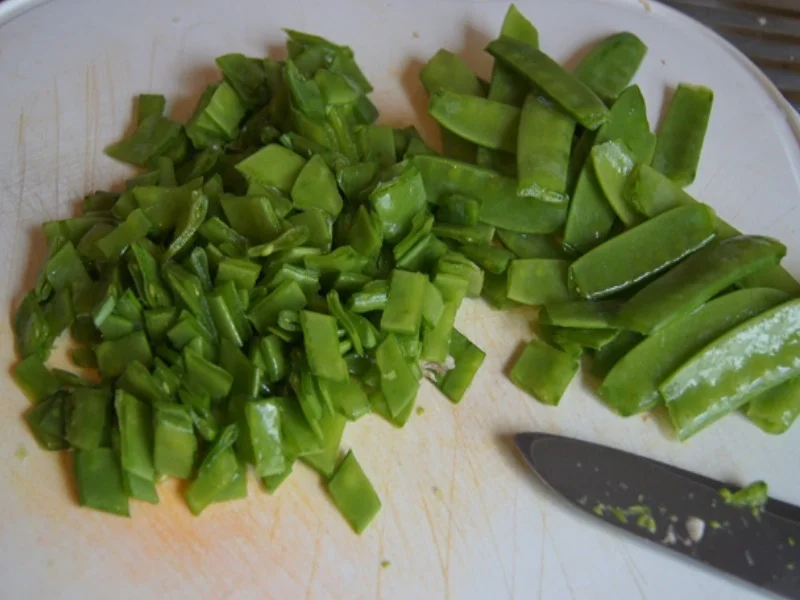 Zuckerschoten-Mandel-Erdnuss-Pesto - Rezept - Bild Nr. 3