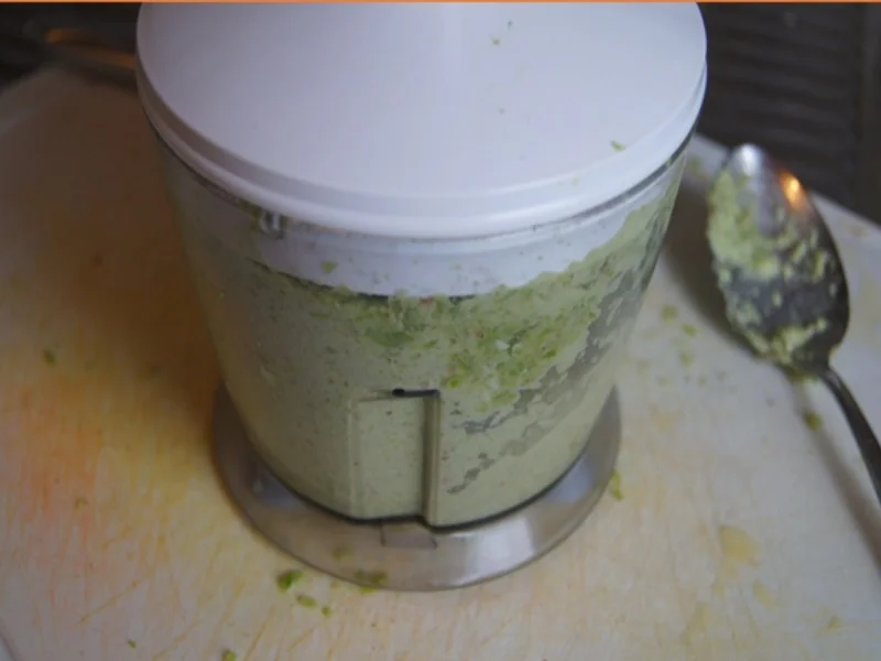 Zuckerschoten-Mandel-Erdnuss-Pesto - Rezept - Bild Nr. 5
