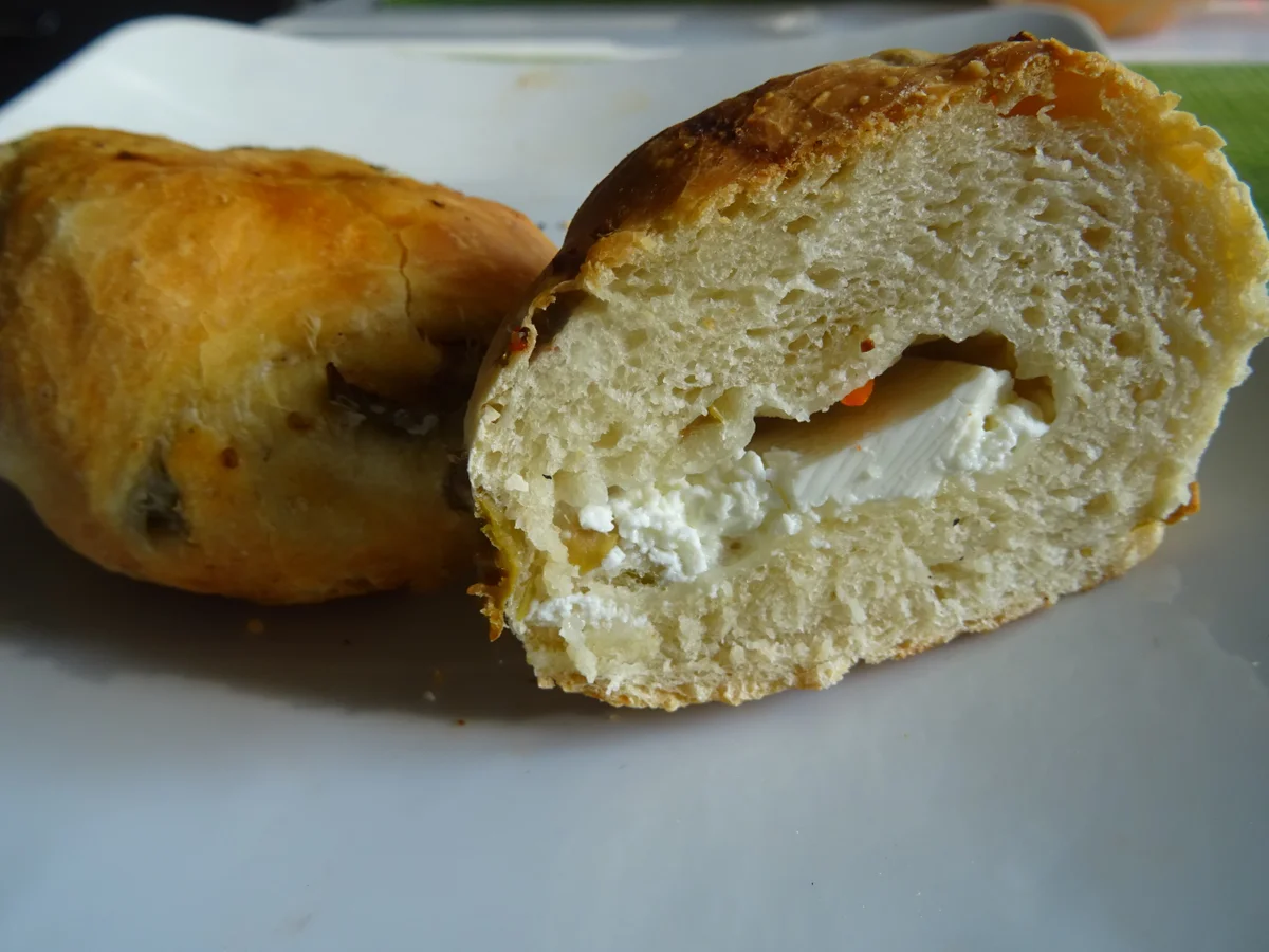 Grill-Brötchen mit Oliven und Feta-Füllung - Rezept - Bild Nr. 7