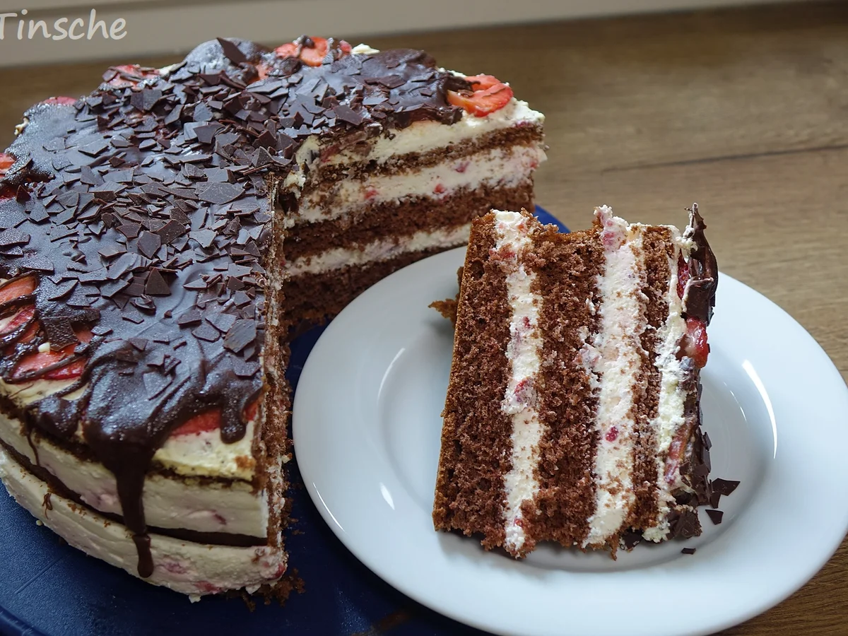 Rezept: Erdbeer-Schokoladen-Sahnetorte Bild Nr. 12 Erdbeer-Schokoladen-Sahnetorte - Rezept - Bild Nr. 12