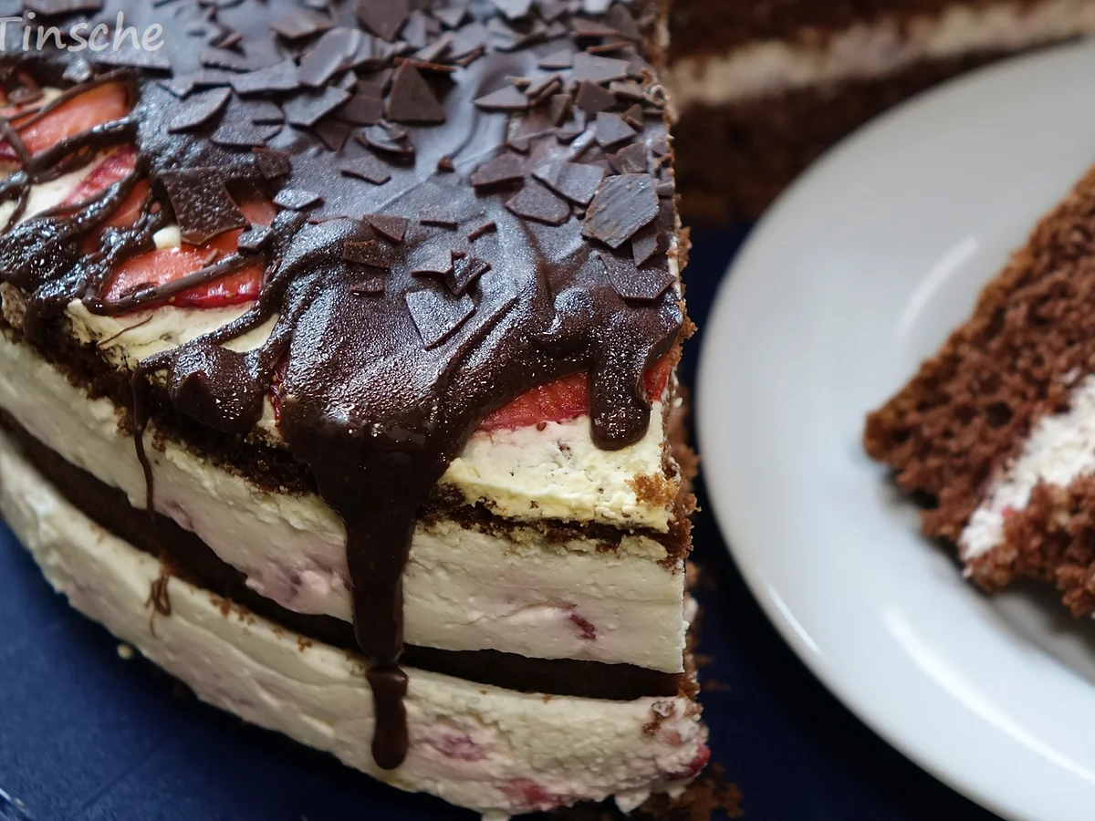 Rezept: Erdbeer-Schokoladen-Sahnetorte Bild Nr. 14 Erdbeer-Schokoladen-Sahnetorte - Rezept - Bild Nr. 14