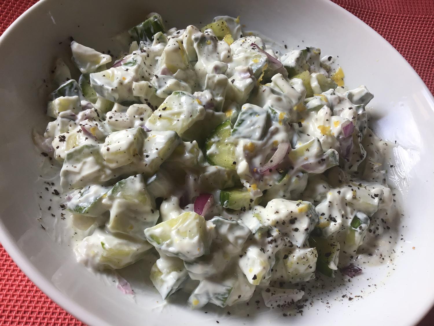 Gurkensalat mit Skyr - Rezept mit Bild - kochbar.de