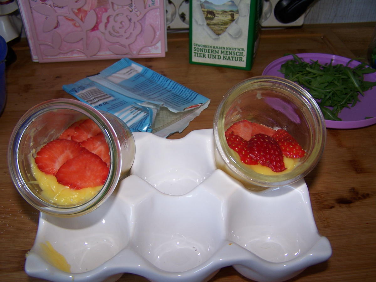 Nachspeise-zweierlei-Creme-mit Erdbeeren=kochbar-Challenge 4.0 (Mai 2019) - Rezept - Bild Nr. 8072