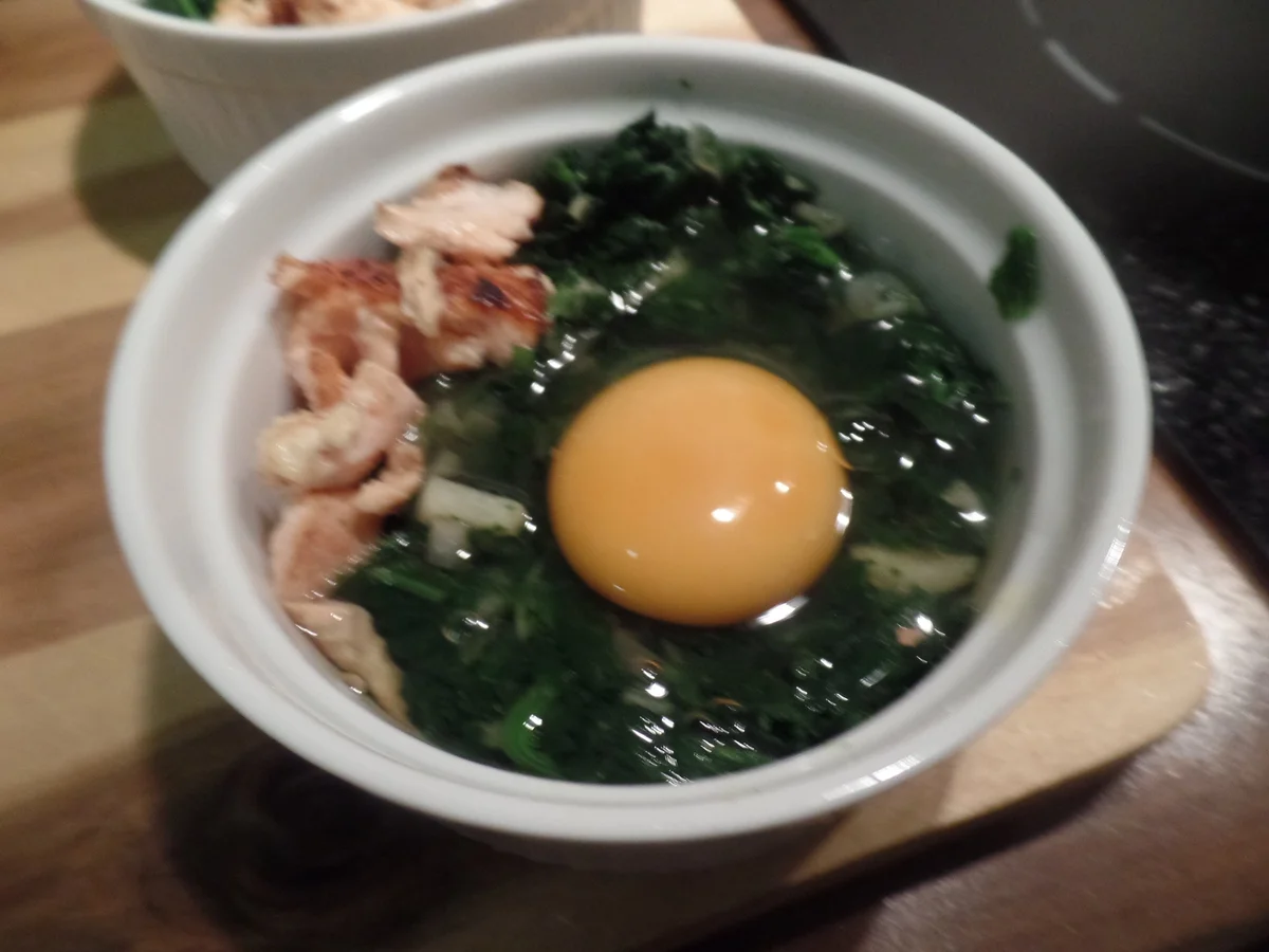 Rezept: Gebackene Eier mit Spinat und Lachs Bild Nr. 8085 Gebackene Eier mit Spinat und Lachs - Rezept - Bild Nr. 8085