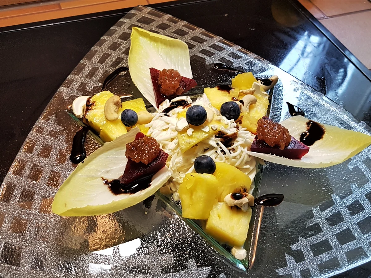 Selleriesalat mit Ananas und Rote Beete - Rezept - Bild Nr. 8070