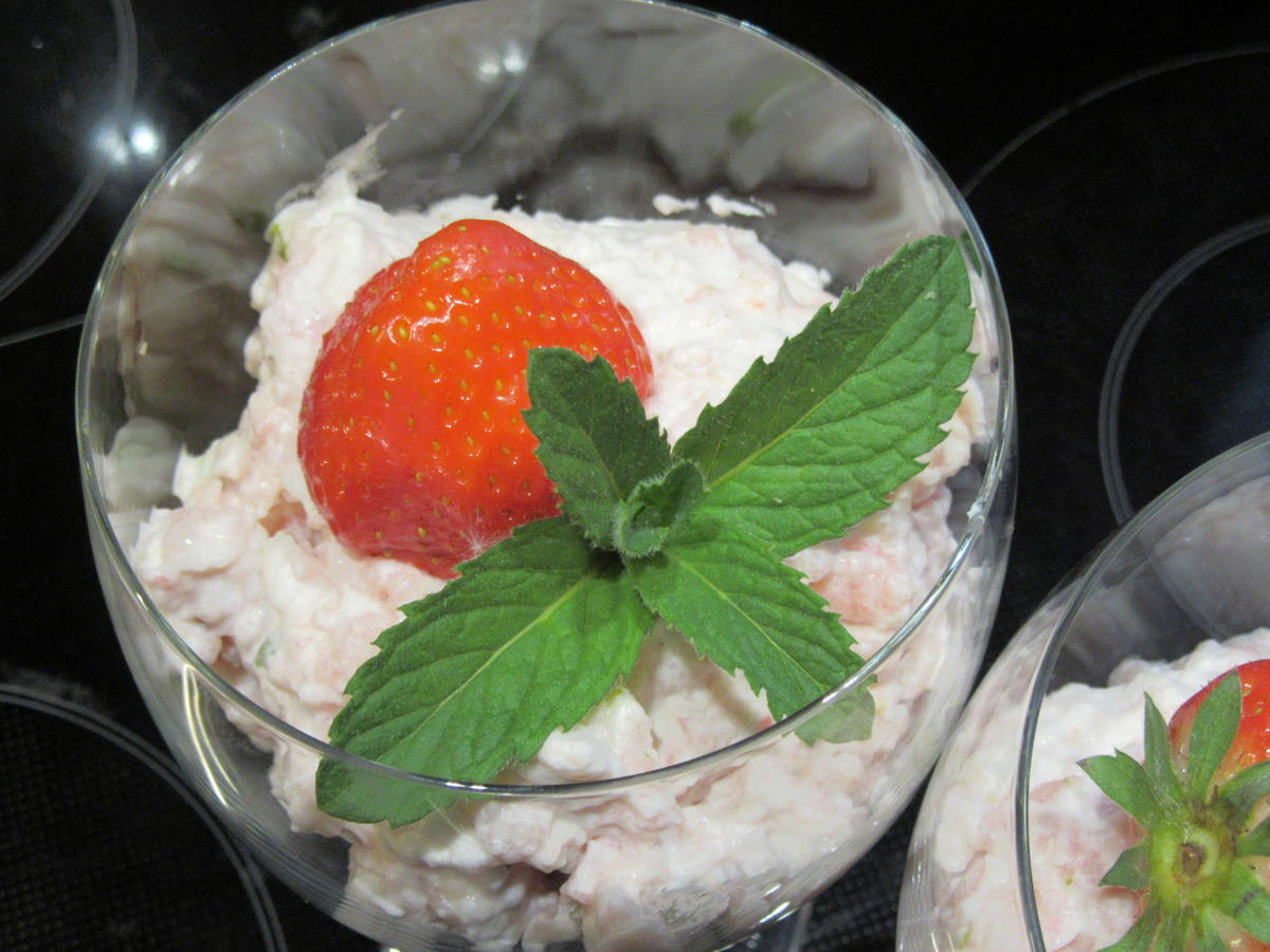 Dessert: Erdbeercreme mit Pistazien - Rezept - Bild Nr. 8073