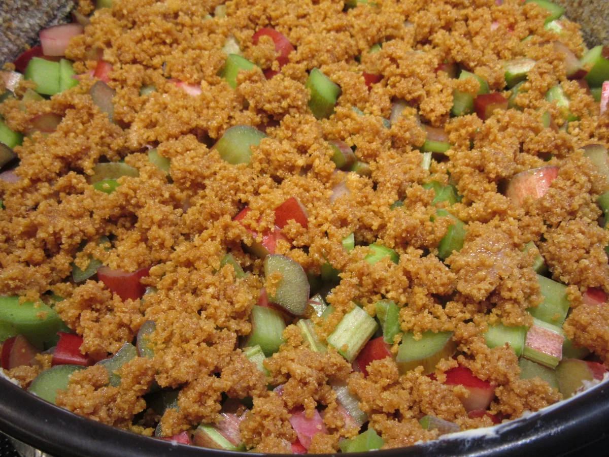 Backen: Amarettini-Rhabarberkuchen - Rezept - Bild Nr. 8072