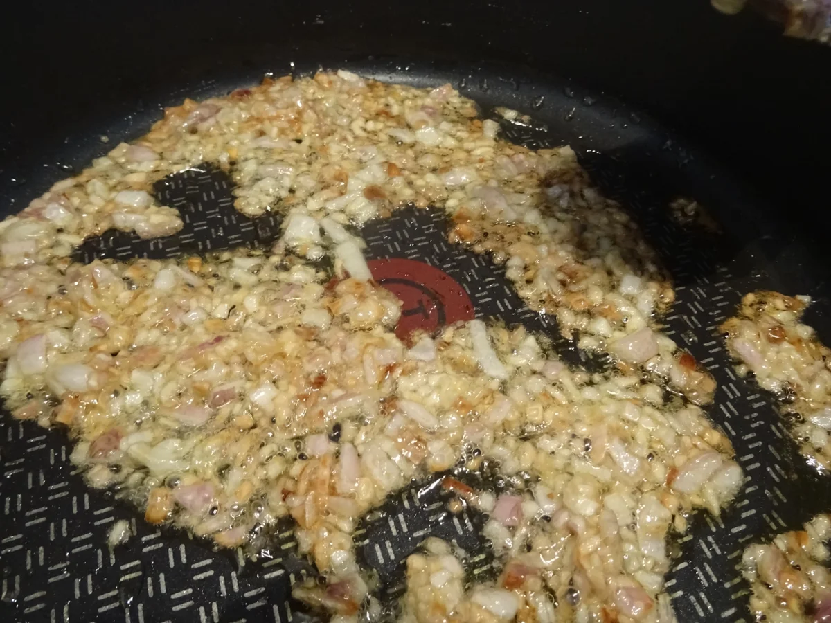 Rezept: Mozzarella frittiert auf Tomaten-Basilikum-Gnocchi Bild Nr. 8070 Mozzarella frittiert auf Tomaten-Basilikum-Gnocchi - Rezept - Bild Nr. 8070