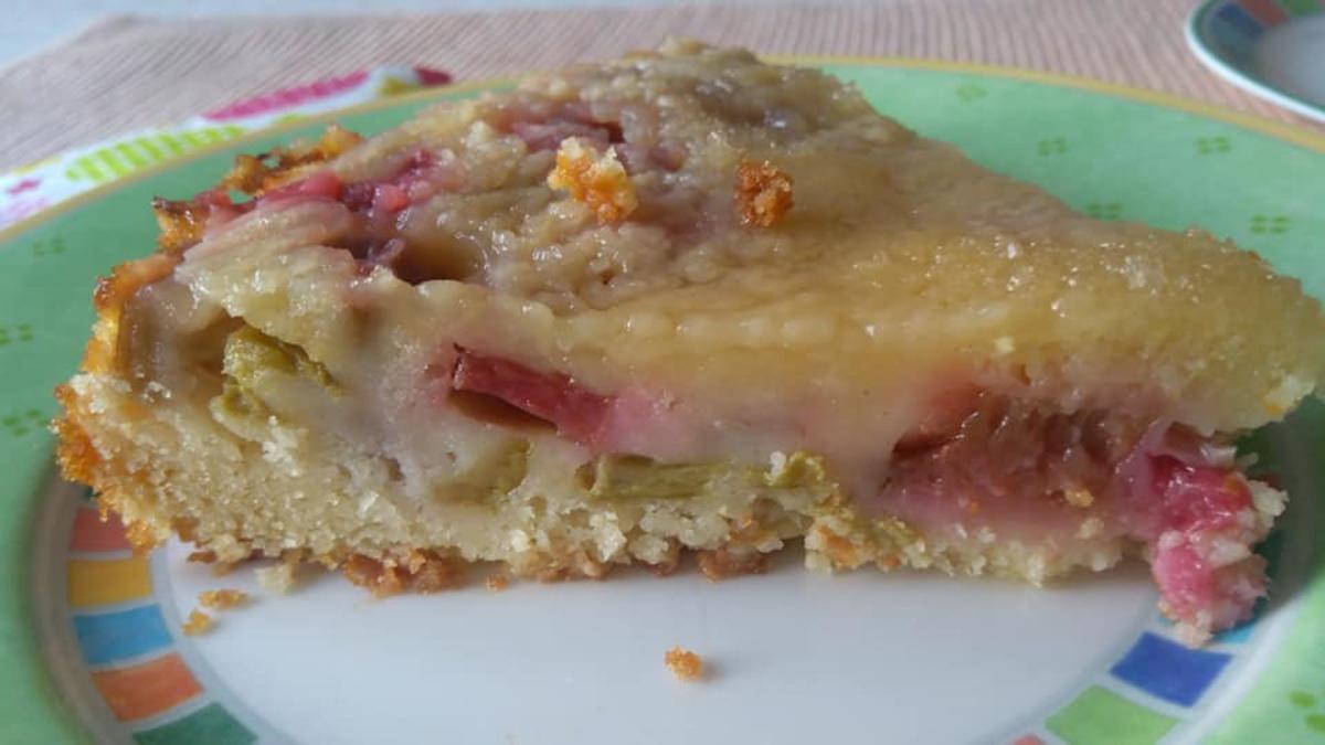 Umgedrehter Rhabarberkuchen - Rezept mit Bild - kochbar.de