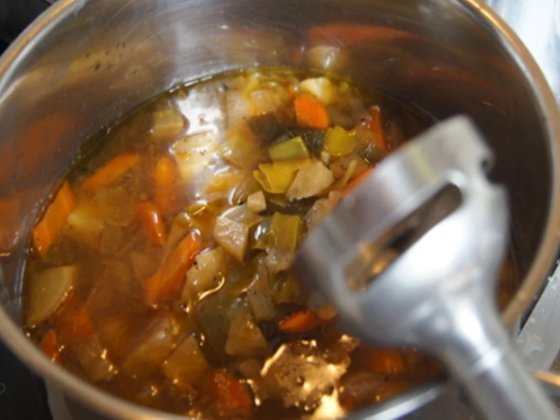 Schmorsauerbraten mit Gemüsesauce, Spargel und Kartoffeln - Rezept - Bild Nr. 8081