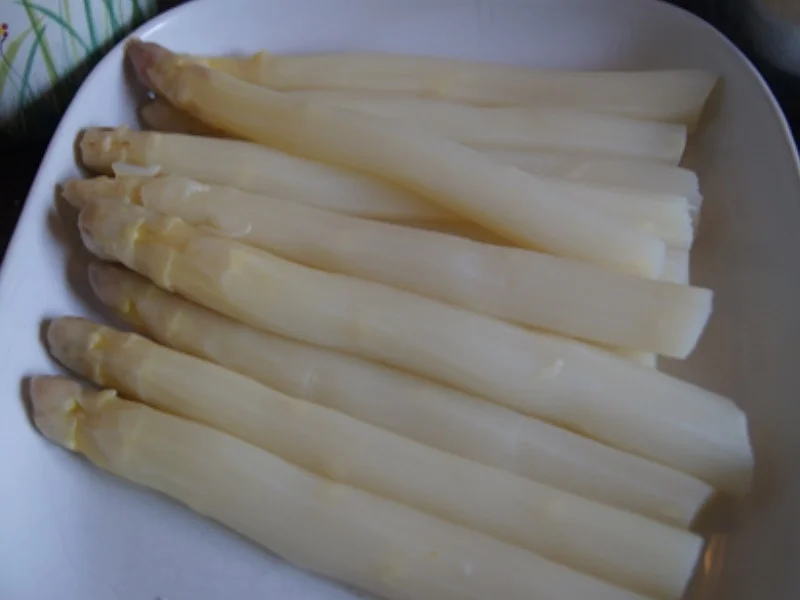 Schmorsauerbraten mit Gemüsesauce, Spargel und Kartoffeln - Rezept - Bild Nr. 8084