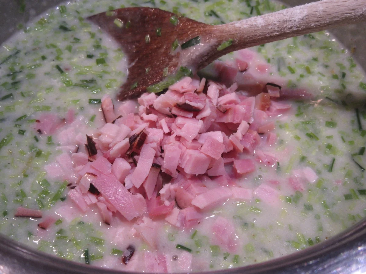 Rezept: Pasta: Tagliatelle Verde con Asparaghi e Salsa di Erba Cipollina Bild Nr. 8078 Pasta: Tagliatelle Verde con Asparaghi e Salsa di Erba Cipollina - Rezept - Bild Nr. 8078