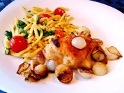 Ein kleines Hähnchen-Cordon bleu mit winzigen Zwiebeln - Rezept - Bild Nr. 8072