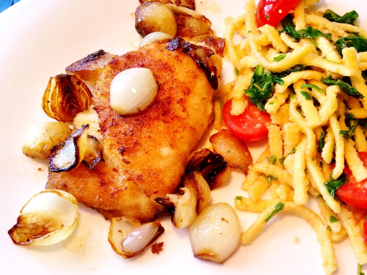 Rezept: Ein kleines Hähnchen-Cordon bleu mit winzigen Zwiebeln Bild Nr. 8076 Ein kleines Hähnchen-Cordon bleu mit winzigen Zwiebeln - Rezept - Bild Nr. 8076