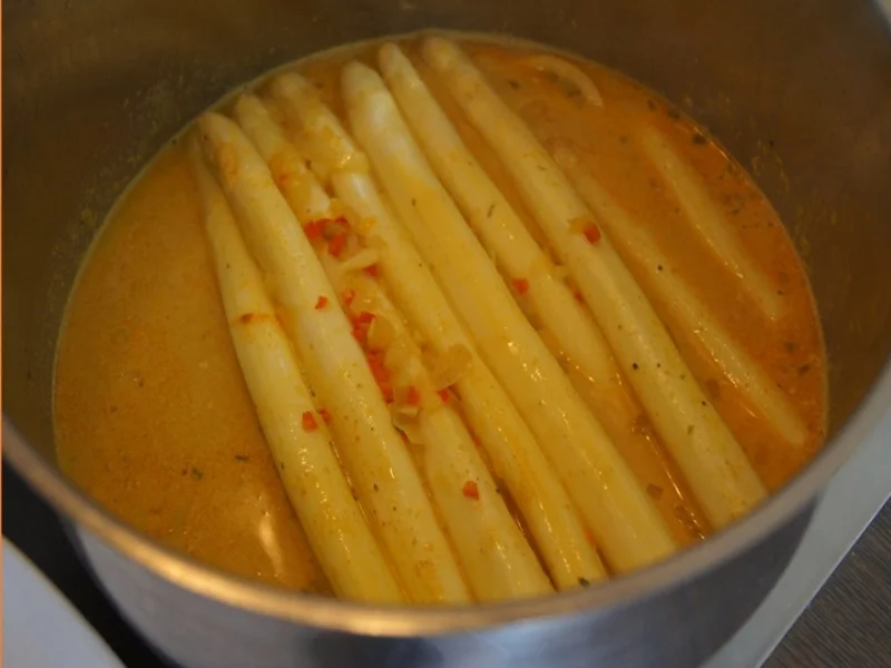 Rezept: Curry-Spargel mit Lachsforellenfilet Bild Nr. 8091 Curry-Spargel mit Lachsforellenfilet - Rezept - Bild Nr. 8091