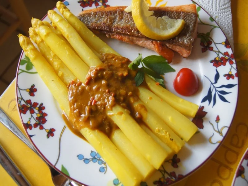 Rezept: Curry-Spargel mit Lachsforellenfilet Bild Nr. 8102 Curry-Spargel mit Lachsforellenfilet - Rezept - Bild Nr. 8102