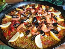 Paella mit Hähnchen, Fisch, Muscheln, Gambas & Chorizo - Rezept - Bild Nr. 8079