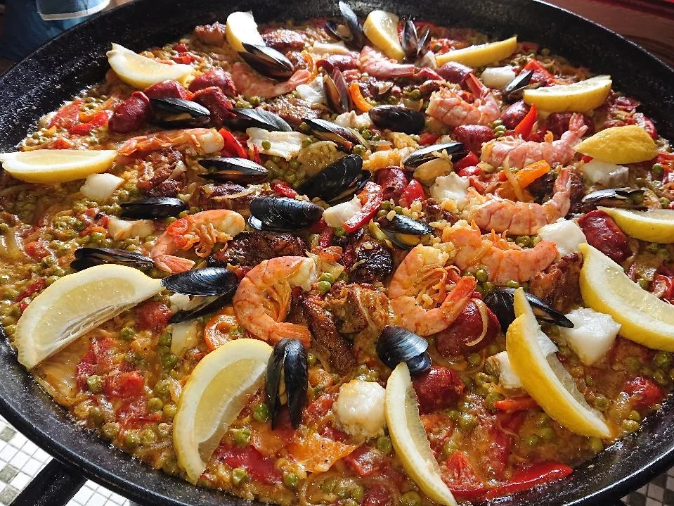 Paella mit Hähnchen, Fisch, Muscheln, Gambas & Chorizo - Rezept - Bild Nr. 8088