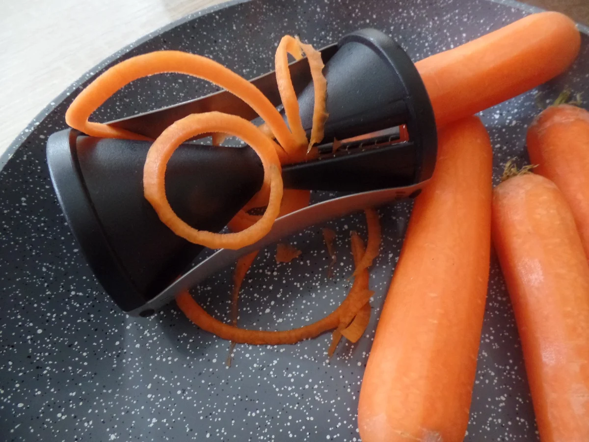 Bärlauch-Klopse "Königsberg " mit gedünsteten Möhren -Spaghetti - Rezept - Bild Nr. 8094