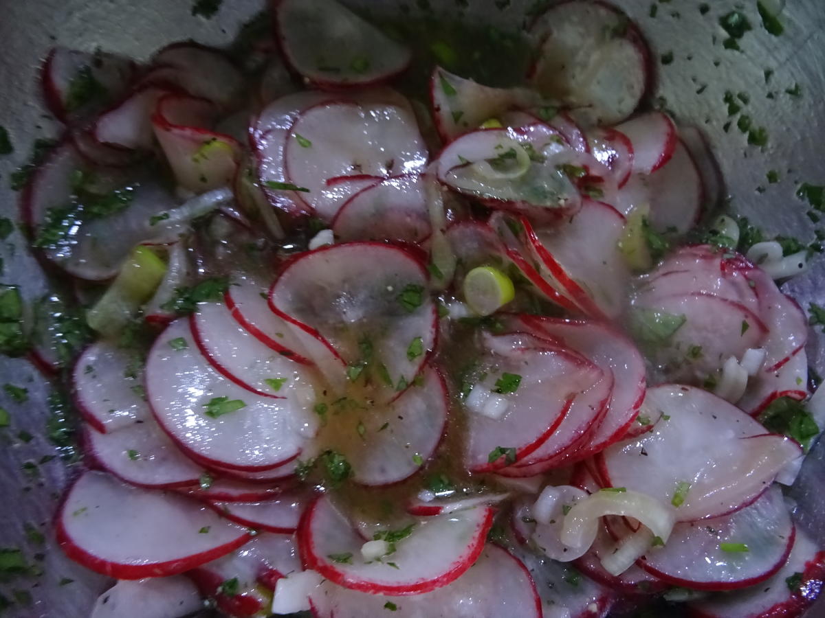 Forelle geräuchert mit rustikalem Kartoffelstampf und Radieschen-Salat - Rezept - Bild Nr. 8104