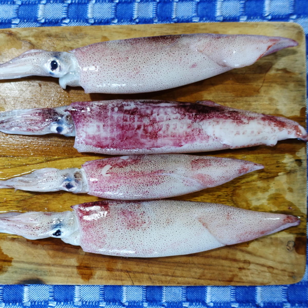 Rote Currysuppe mit Garnelen und Tintenfischen - Rezept - Bild Nr. 8097