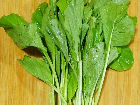 Rezept: Kai-lan in Austernsauce garniert mit Rindfleisch Bild Nr. 8104 Kai-lan in Austernsauce garniert mit Rindfleisch - Rezept - Bild Nr. 8104