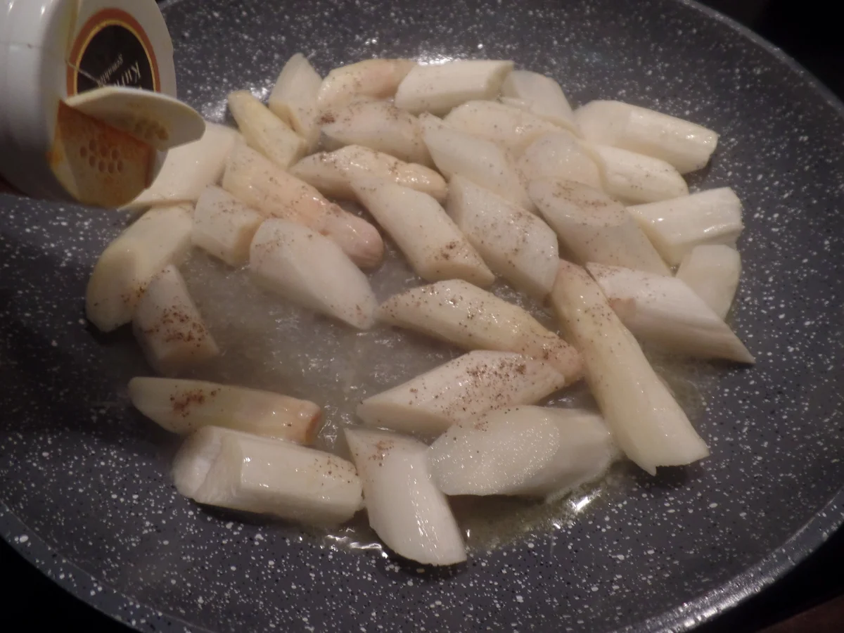 Lachsfilet auf Kurkuma-Spargel mit Bärlauchsauce - Rezept - Bild Nr. 8110