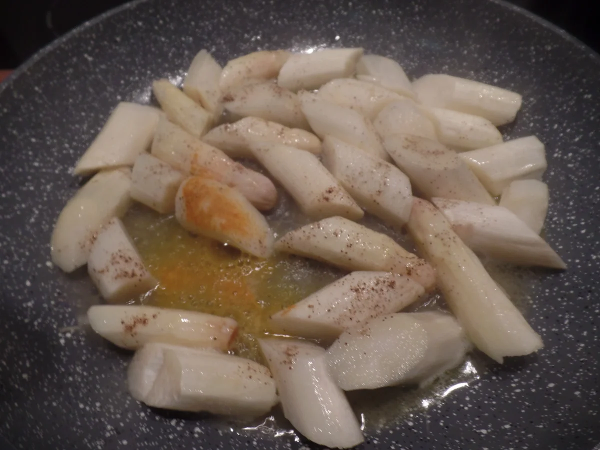 Lachsfilet auf Kurkuma-Spargel mit Bärlauchsauce - Rezept - Bild Nr. 8111