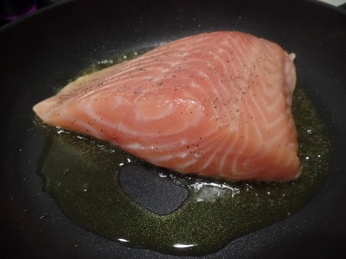 Lachsfilet auf Kurkuma-Spargel mit Bärlauchsauce - Rezept - Bild Nr. 8114