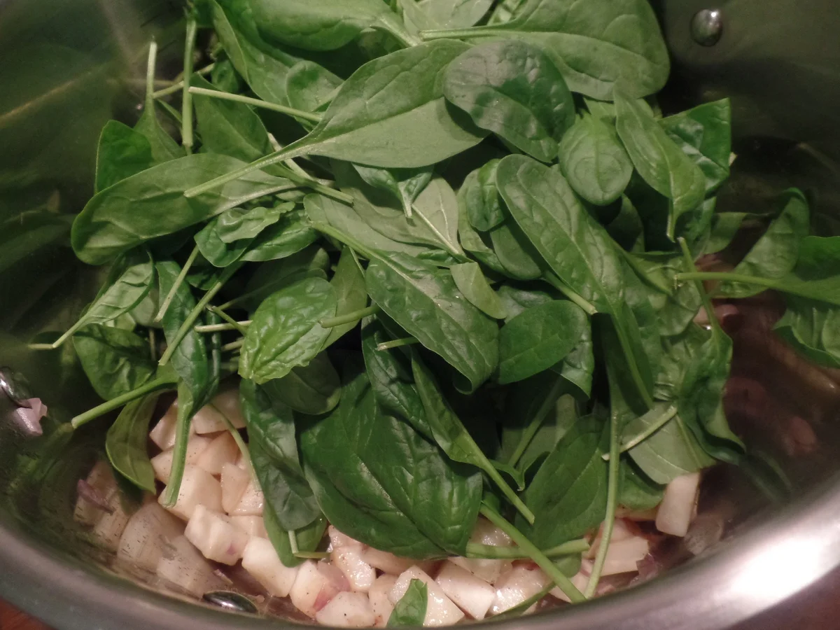 Rezept: Wachsweiche Eier mit Spinat Bild Nr. 8103 Wachsweiche Eier mit Spinat - Rezept - Bild Nr. 8103