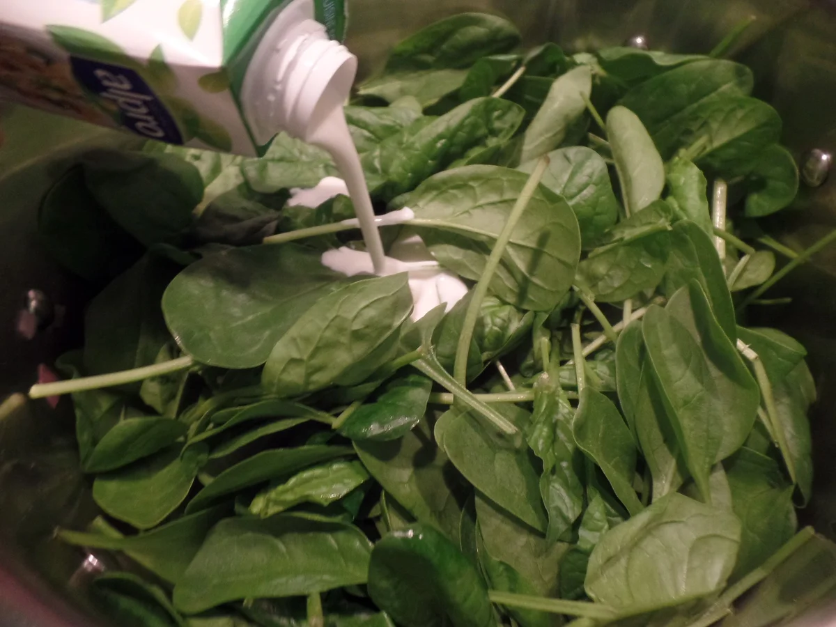 Rezept: Wachsweiche Eier mit Spinat Bild Nr. 8104 Wachsweiche Eier mit Spinat - Rezept - Bild Nr. 8104