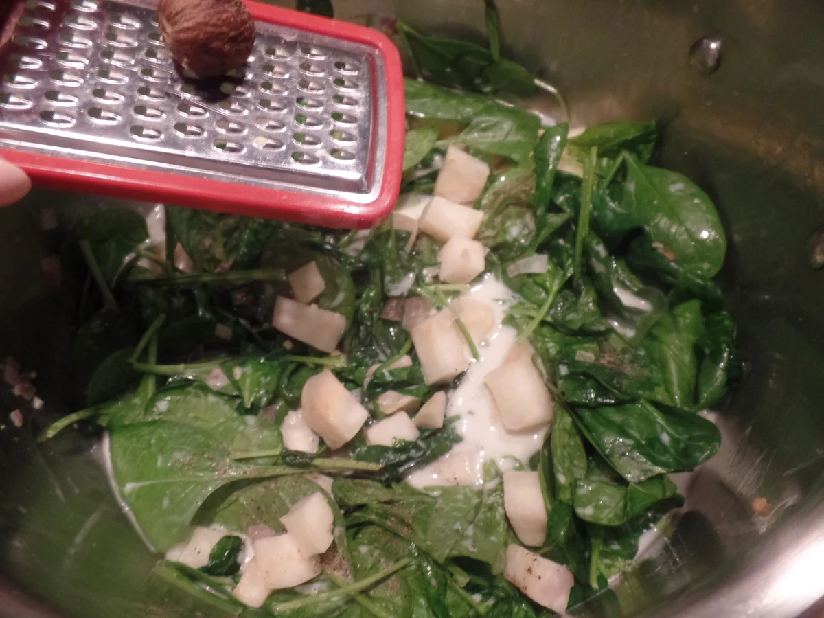 Rezept: Wachsweiche Eier mit Spinat Bild Nr. 8105 Wachsweiche Eier mit Spinat - Rezept - Bild Nr. 8105