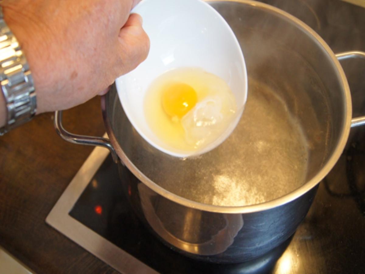Spargel mit pochierten Eiern und herzhafter Sauce - Rezept - Bild Nr. 8111