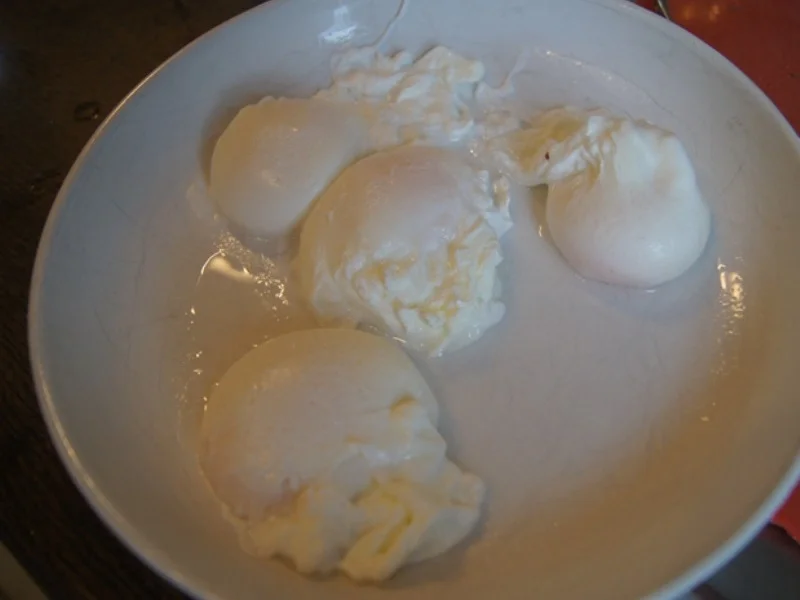 Spargel mit pochierten Eiern und herzhafter Sauce - Rezept - Bild Nr. 8113