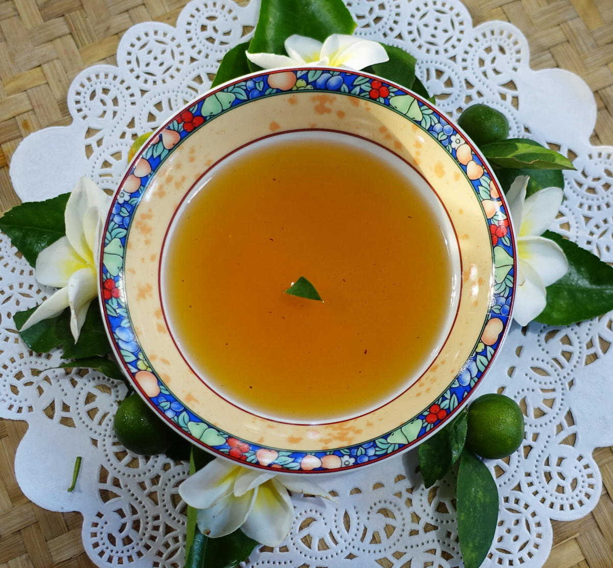 Setrop Jeruk Manis muda - Balinesischer Orangensirup Ayu - Rezept ...