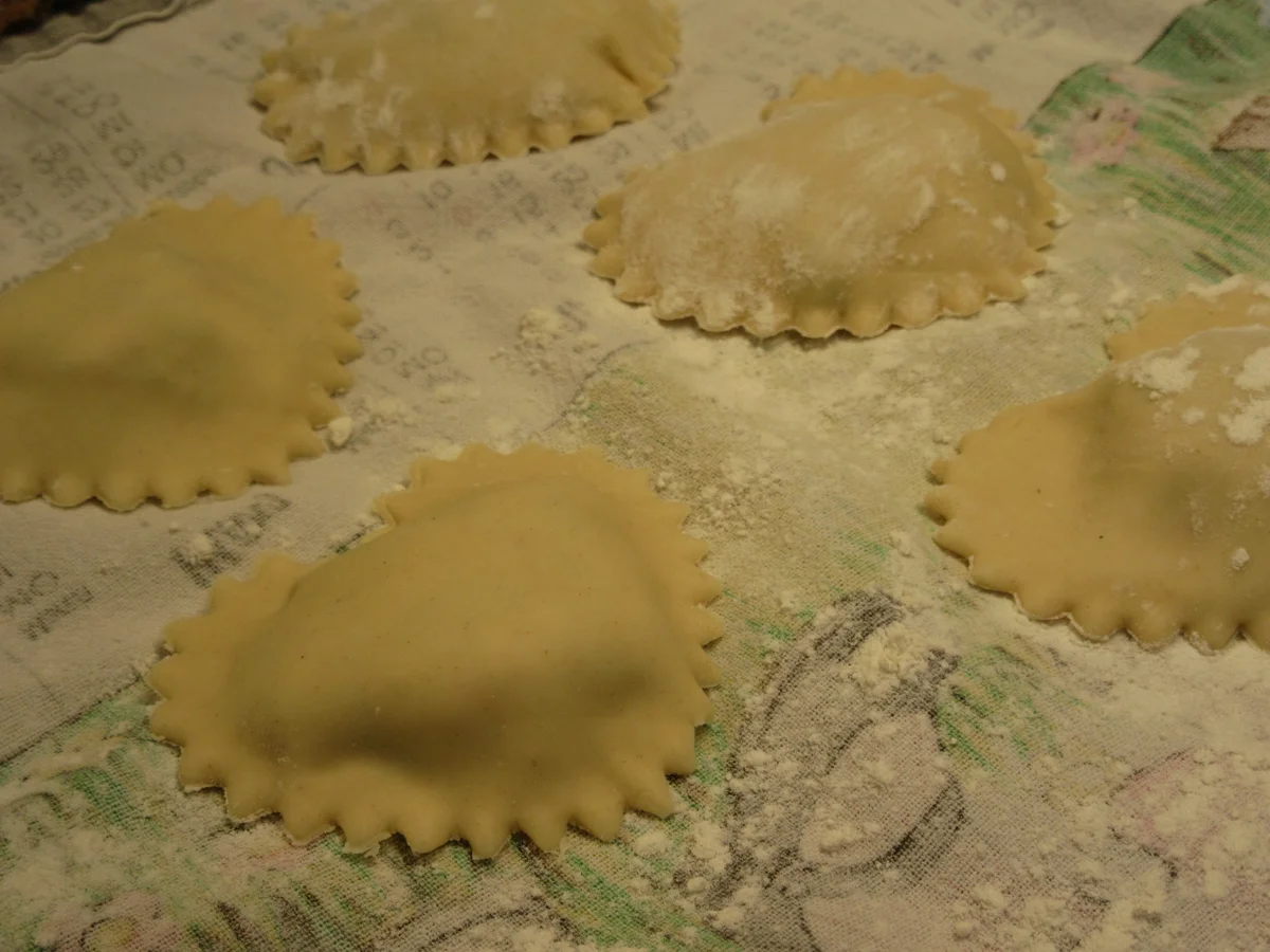 Rezept: Pasta: Nudelherzen mit Spargelfüllung auf chremigem Mangold Bild Nr. 8110 Pasta: Nudelherzen mit Spargelfüllung auf chremigem Mangold - Rezept - Bild Nr. 8110