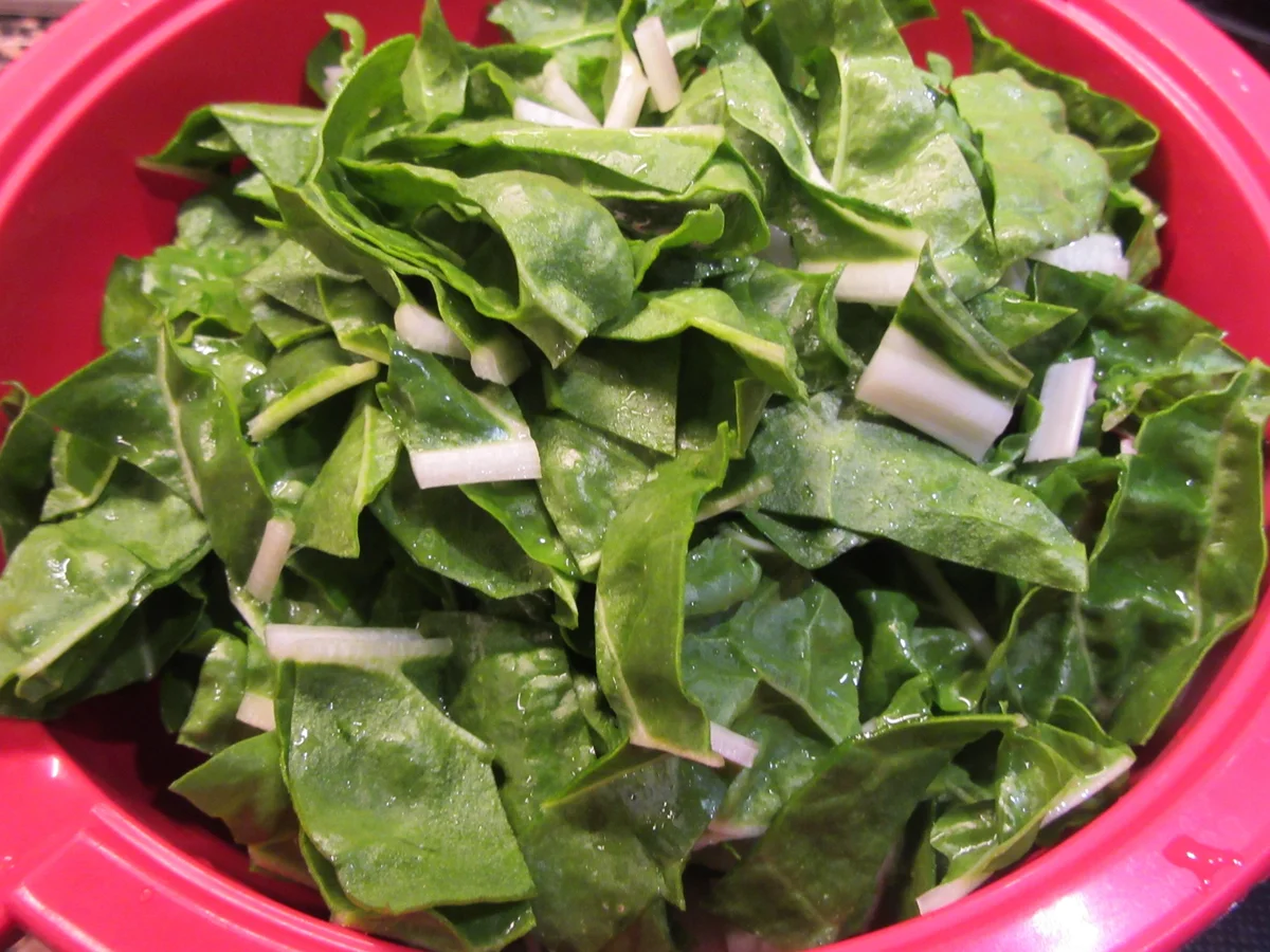 Rezept: Pasta: Nudelherzen mit Spargelfüllung auf chremigem Mangold Bild Nr. 8113 Pasta: Nudelherzen mit Spargelfüllung auf chremigem Mangold - Rezept - Bild Nr. 8113