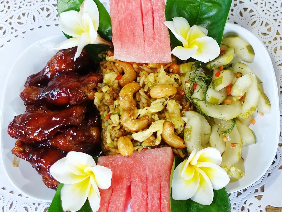 Würziger, balinesischer Kokosreis mit Eiern und Cashewnüssen - Rezept - Bild Nr. 8113