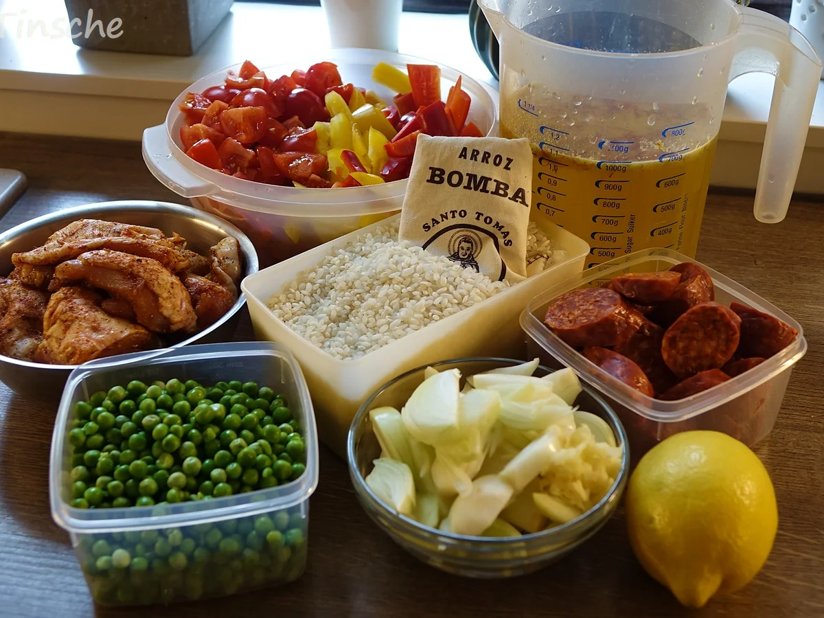 Paella mit Hähnchen & Chorizo (Es handelt sich hier natürlich nicht um das Original) - Rezept - Bild Nr. 8109