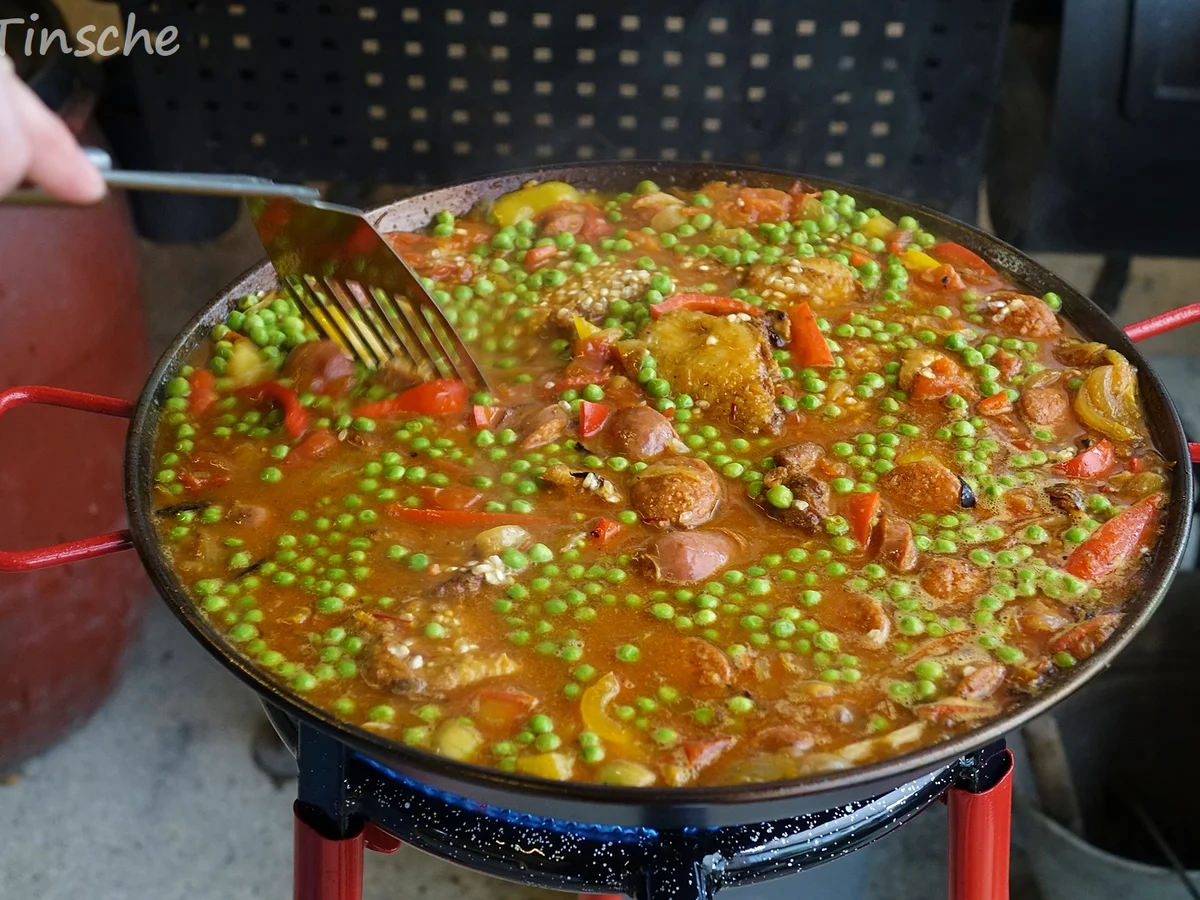 Paella mit Hähnchen & Chorizo (Es handelt sich hier natürlich nicht um das Original) - Rezept - Bild Nr. 8115