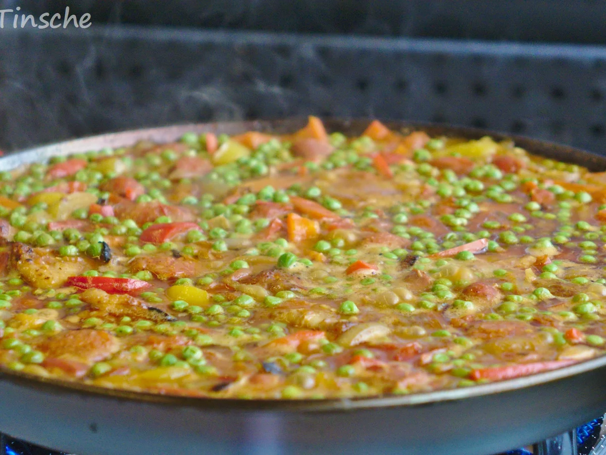 Paella mit Hähnchen & Chorizo (Es handelt sich hier natürlich nicht um das Original) - Rezept - Bild Nr. 8120