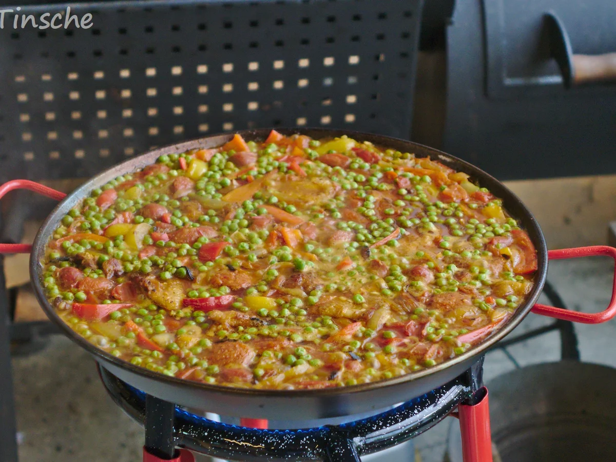 Paella mit Hähnchen & Chorizo (Es handelt sich hier natürlich nicht um das Original) - Rezept - Bild Nr. 8121