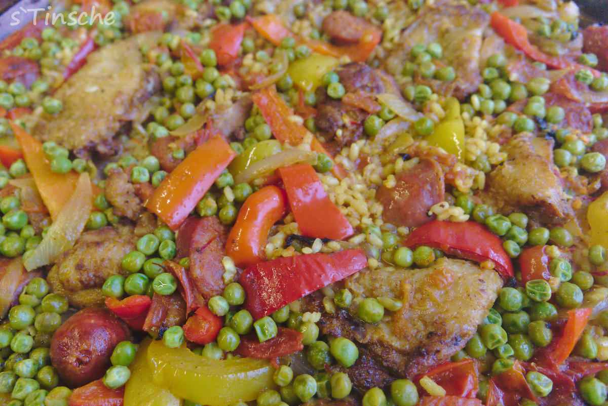 Paella mit Hähnchen & Chorizo (Es handelt sich hier natürlich nicht um das Original) - Rezept - Bild Nr. 8123