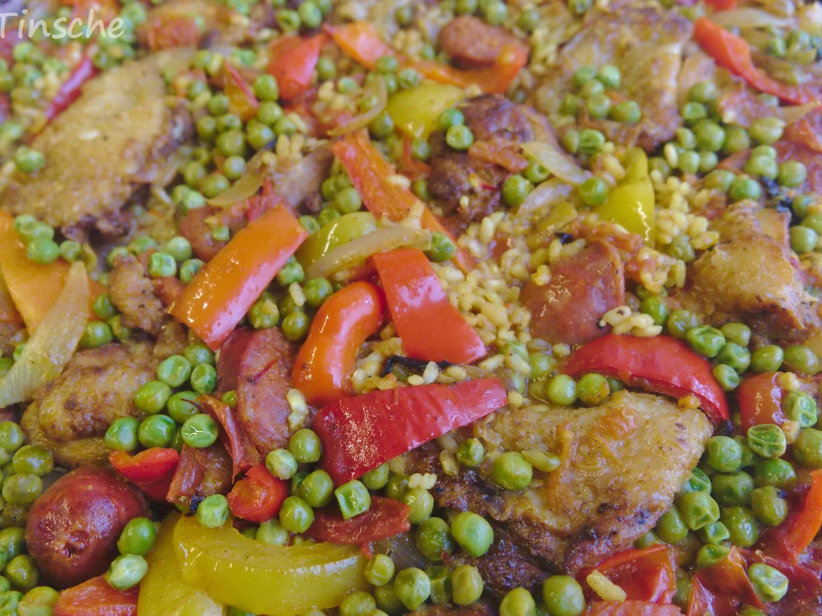 Paella mit Hähnchen & Chorizo (Es handelt sich hier natürlich nicht um das Original) - Rezept - Bild Nr. 8123