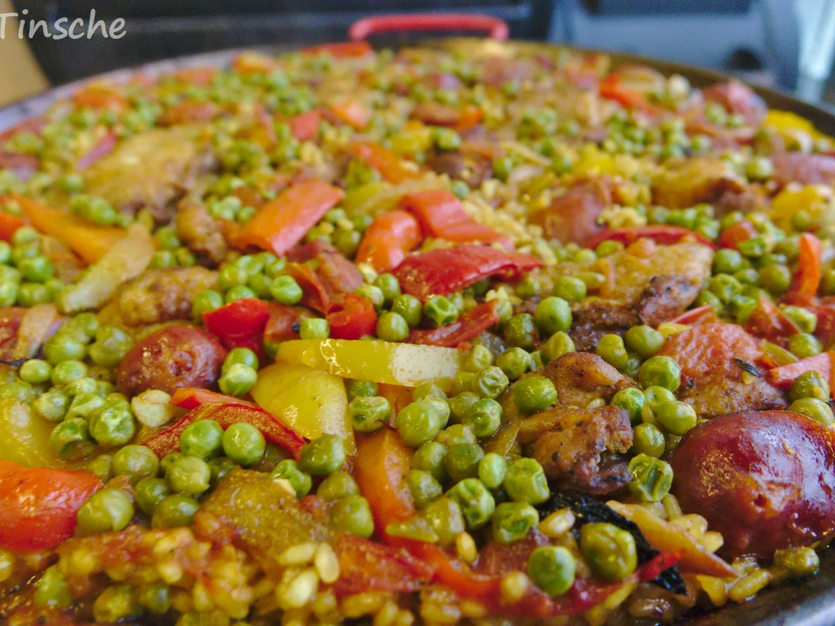 Paella mit Hähnchen & Chorizo (Es handelt sich hier natürlich nicht um das Original) - Rezept - Bild Nr. 8124