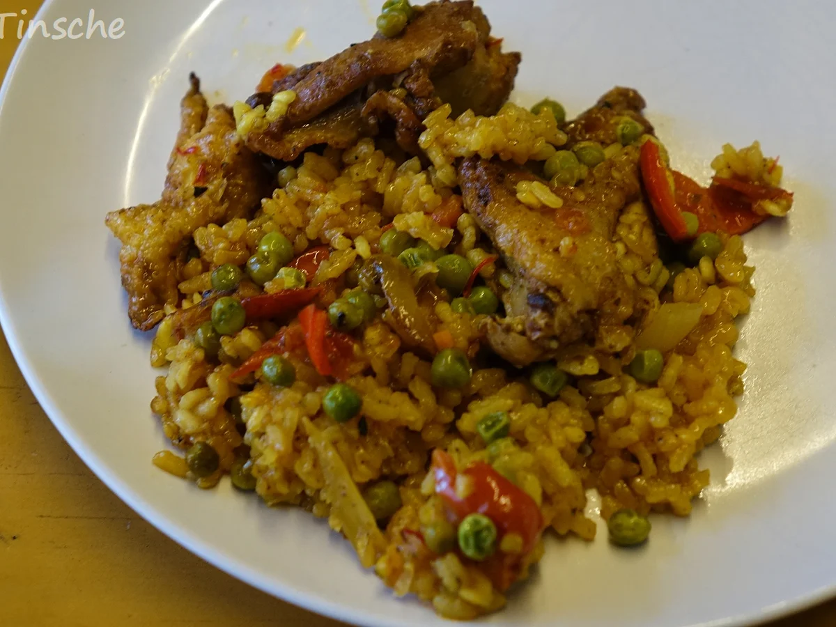 Paella mit Hähnchen & Chorizo (Es handelt sich hier natürlich nicht um das Original) - Rezept - Bild Nr. 8126