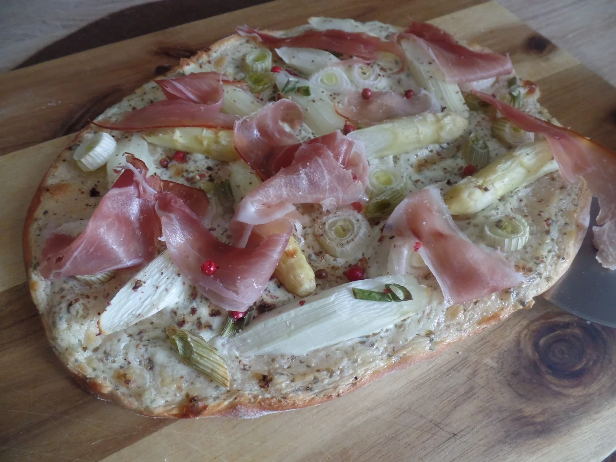 Rezept: Spargel-Flammkuchen Bild Nr. 8152 Spargel-Flammkuchen - Rezept - Bild Nr. 8152