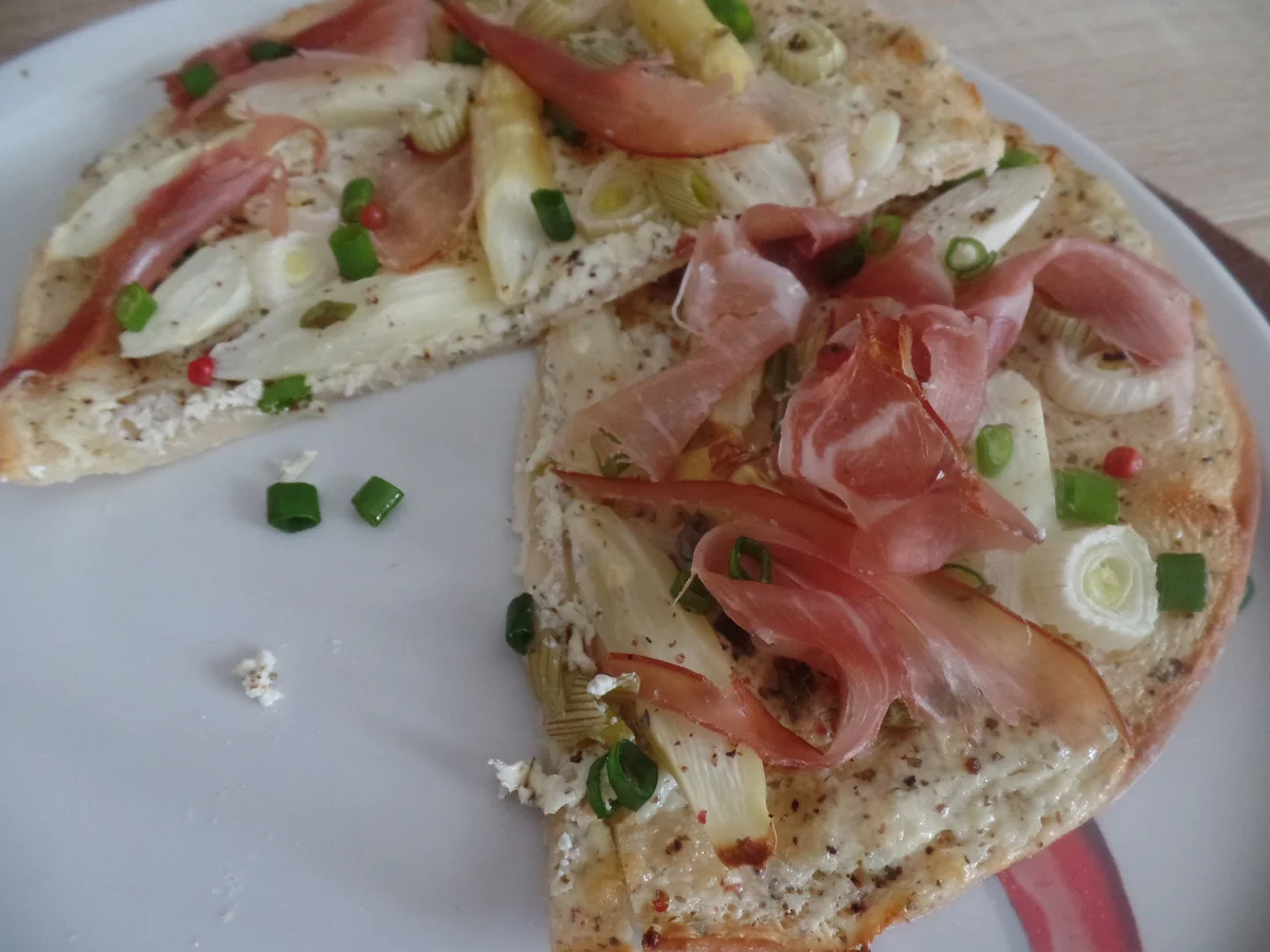 Rezept: Spargel-Flammkuchen Bild Nr. 8153 Spargel-Flammkuchen - Rezept - Bild Nr. 8153